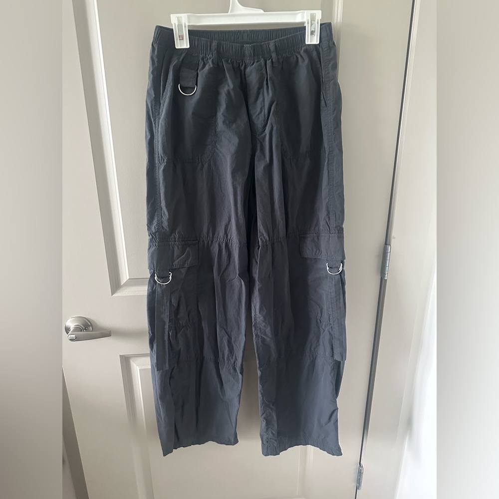 Women's Mid-Rise Wide Leg Cargo Pants
- Wild Fable™ Hematite M